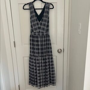 Club Monaco V-Neck Plaid Midi Dress in Nazy, White & Pink, Size 6, NWOT